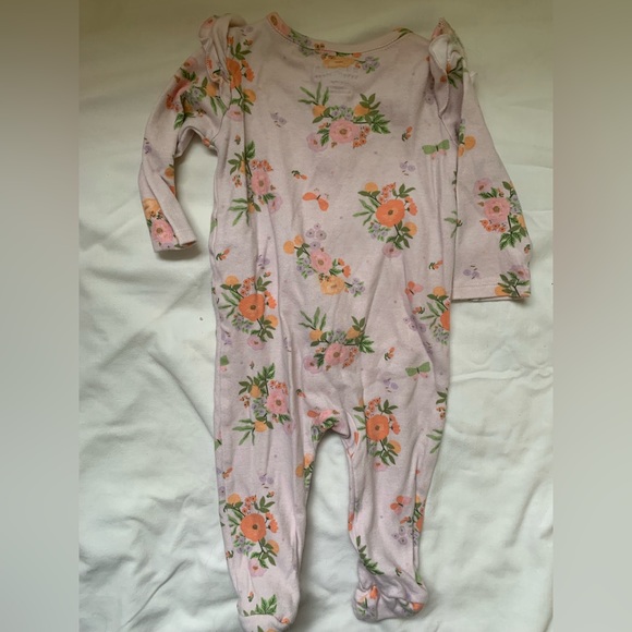 Children’s Place floral sleep and play - ruffles and covered feet - Picture 2 of 4
